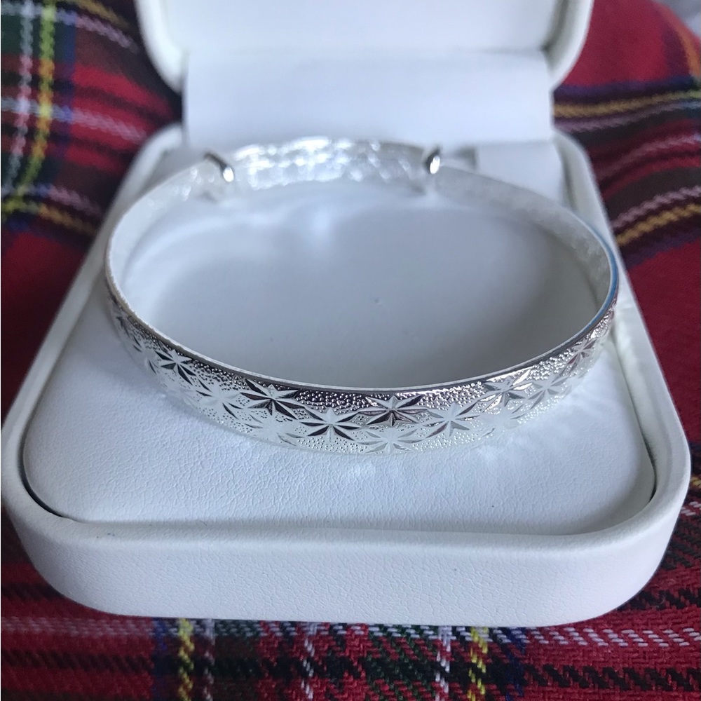 Ladies bracelet